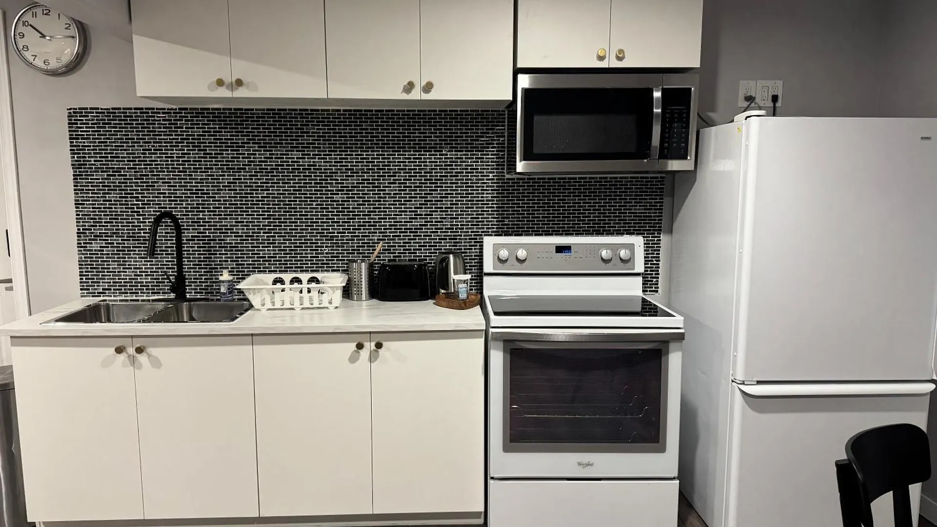 Cozy Heaven Near Anthony Handy Basement Suite Edmonton